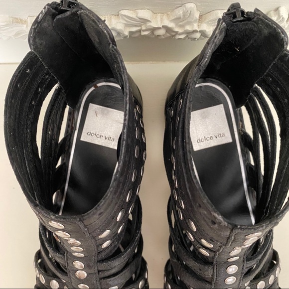 Dolce Vita Studded Toe Loop Gladiator Sandals - Picture 3 of 7